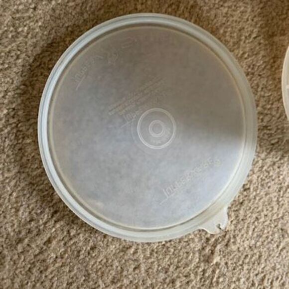 Tupperware 263-25 Sheer Canister Container With 238-29 Lid - Picture 7 of 9